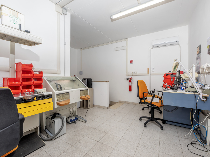 Tipologia Immobile: appartamento uso ufficio Provincia: roma Comune: roma Località: colli aniene Indirizzo: Via Vito Giuseppe Galati