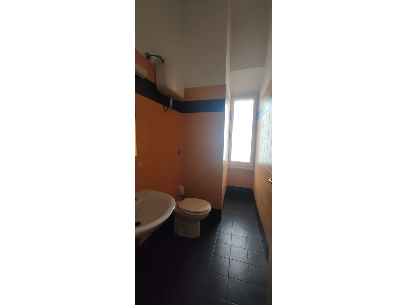 Tipologia Immobile: appartamento uso ufficio Provincia: roma Comune: roma Località: ripetta - v. emanuele - palatino Indirizzo: Corso Vittorio Emanuele II