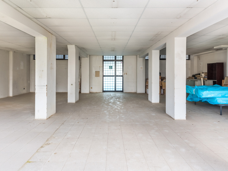 Tipologia Immobile: appartamento uso ufficio Provincia: roma Comune: roma Località: colli aniene Indirizzo: Via Vito Giuseppe Galati