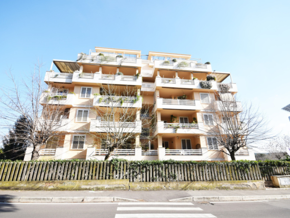 Tipologia Immobile: appartamento uso ufficio Provincia: roma Comune: roma Località: torrino Indirizzo: Viale Città d'Europa
