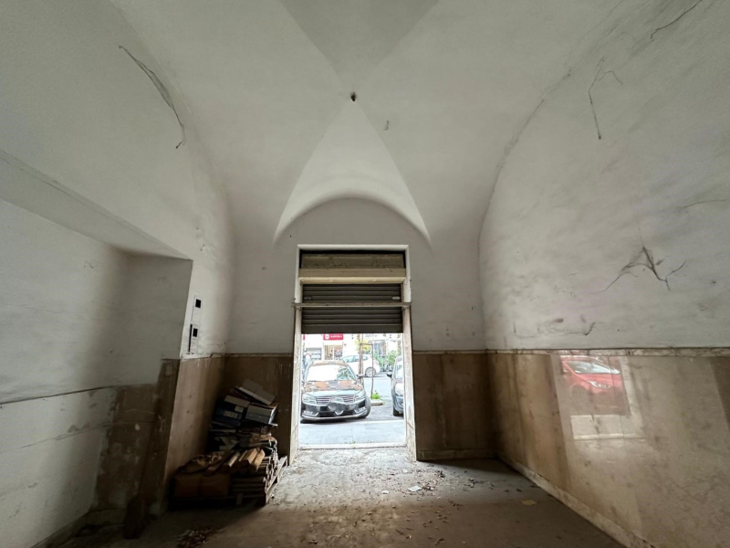 Tipologia Immobile: locale commerciale / negozio Provincia: roma Comune: roma Località: castro pretorio - termini Indirizzo: Via Tiburtina