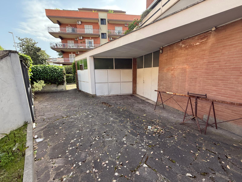 Tipologia Immobile: locale commerciale / negozio Provincia: roma Comune: roma Località: la rustica Indirizzo: Via Sileno