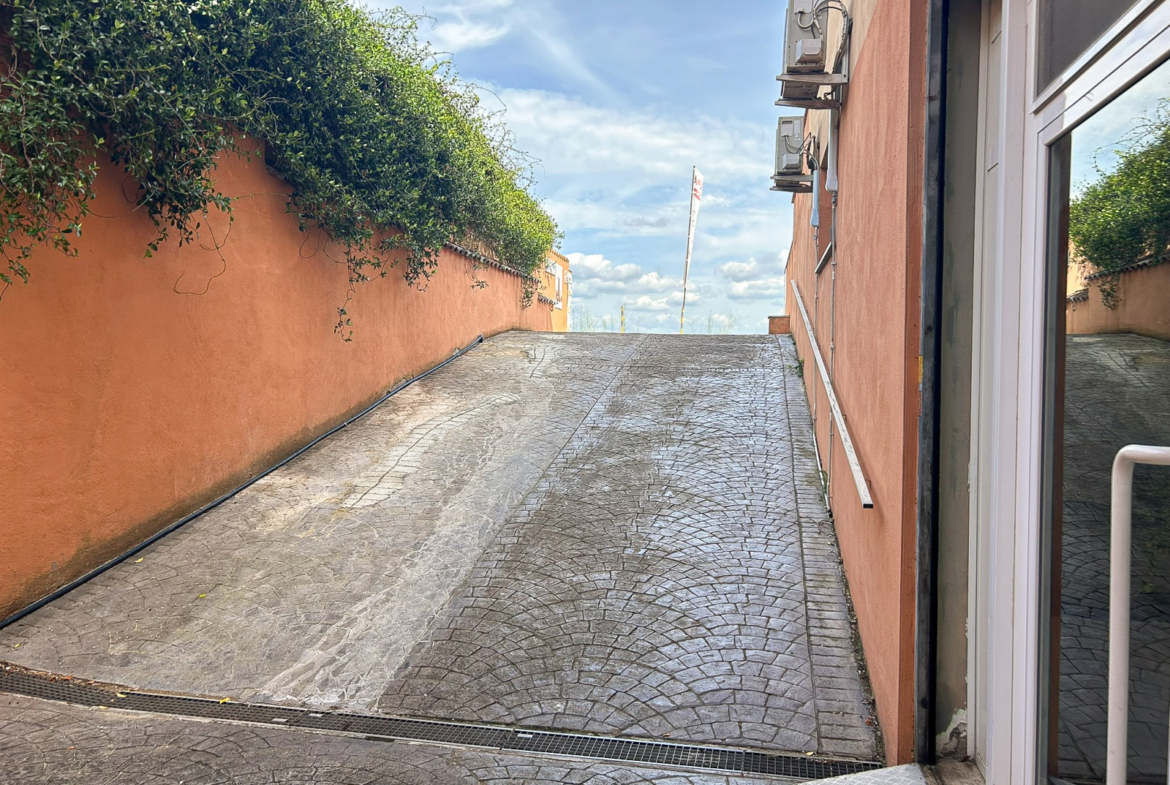 Tipologia Immobile: magazzino Provincia: roma Comune: ardea Località: tor san lorenzo Indirizzo: Via Rieti