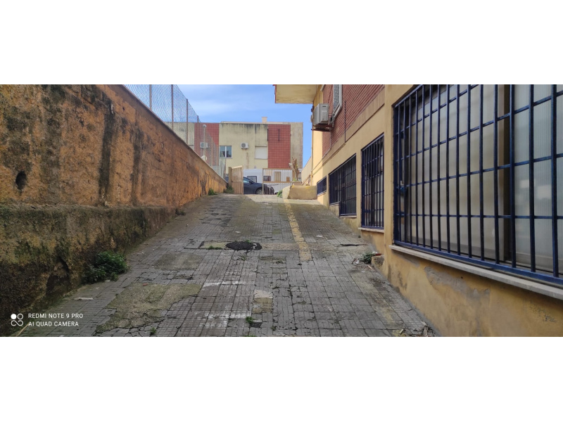 Tipologia Immobile: magazzino Provincia: roma Comune: pomezia Località:  Indirizzo: Lungomare delle Sirene