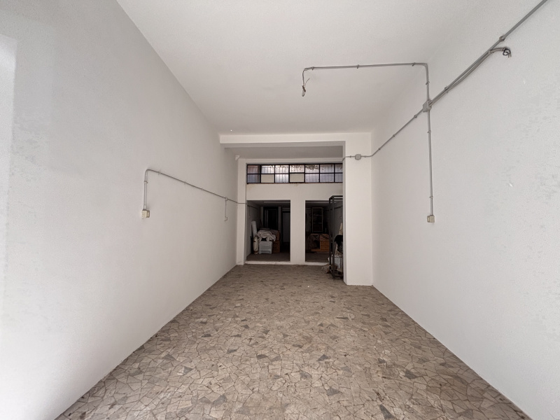 Tipologia Immobile: magazzino Provincia: roma Comune: roma Località: arco di travertino Indirizzo: Via Genzano