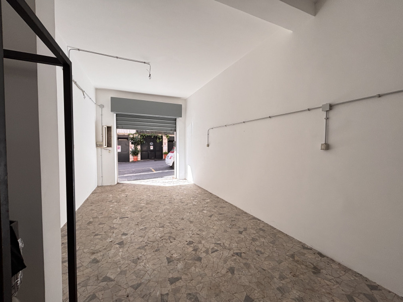 Tipologia Immobile: magazzino Provincia: roma Comune: roma Località: arco di travertino Indirizzo: Via Genzano