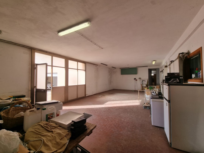 Tipologia Immobile: magazzino Provincia: roma Comune: santa marinella Località: fiori Indirizzo: Via delle Gardenie