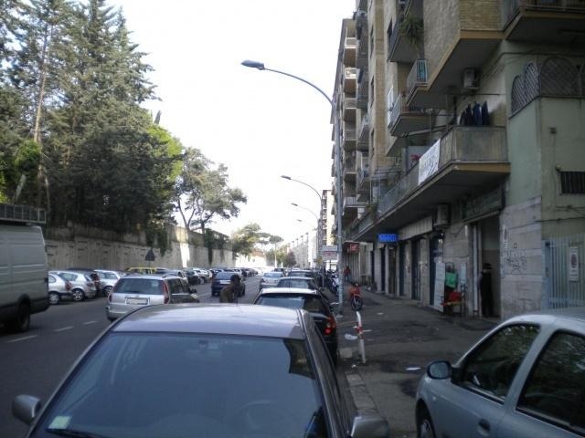 Tipologia Immobile: negozio Provincia: roma Comune: roma Località: cinecittà - don bosco Indirizzo: Via Papiria