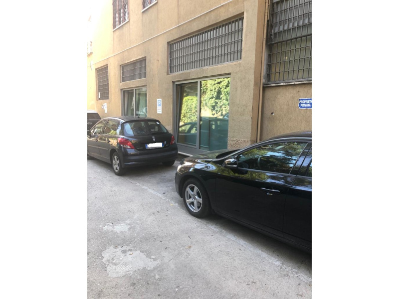 Tipologia Immobile: negozio Provincia: roma Comune: roma Località: jonio Indirizzo: Piazza Capri
