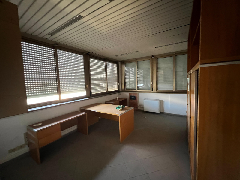 Tipologia Immobile: palazzo uso ufficio Provincia: roma Comune: albano laziale Località: pavona Indirizzo: Via dei Piani di Monte Savello