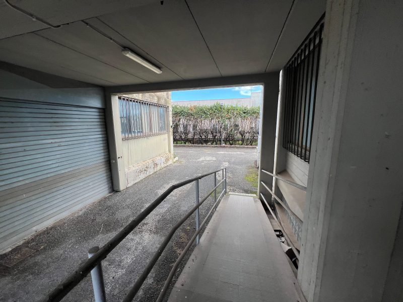 Tipologia Immobile: palazzo uso ufficio Provincia: roma Comune: albano laziale Località: pavona Indirizzo: Via dei Piani di Monte Savello