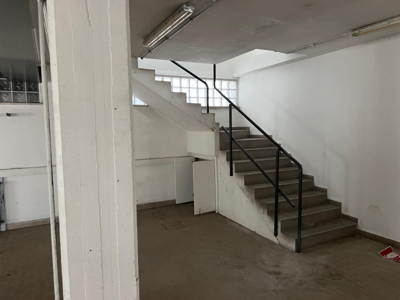 Tipologia Immobile: palazzo uso ufficio Provincia: roma Comune: albano laziale Località: pavona Indirizzo: Via dei Piani di Monte Savello