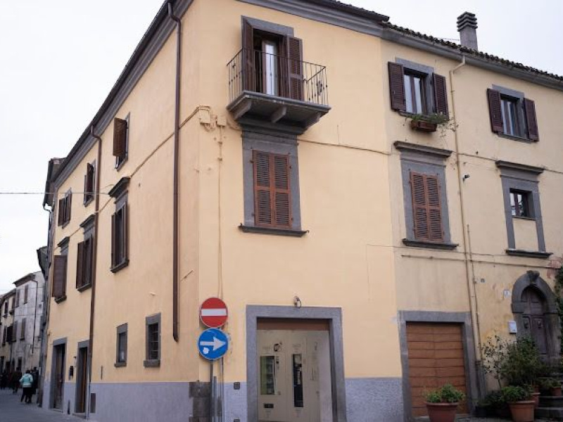 Tipologia Immobile: palazzo/terratetto Provincia: viterbo Comune: bagnoregio Località:  Indirizzo: Piazza Sant'Agostino