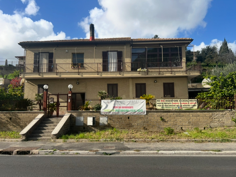 Tipologia Immobile: palazzo/terratetto Provincia: roma Comune: roma Località: casal selce Indirizzo: Via di Casal Selce
