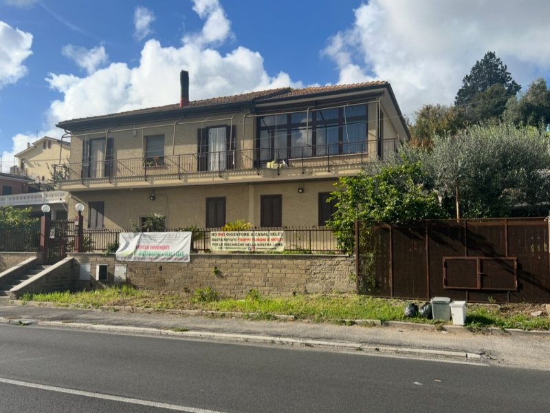 Tipologia Immobile: palazzo/terratetto Provincia: roma Comune: roma Località: casal selce Indirizzo: Via di Casal Selce