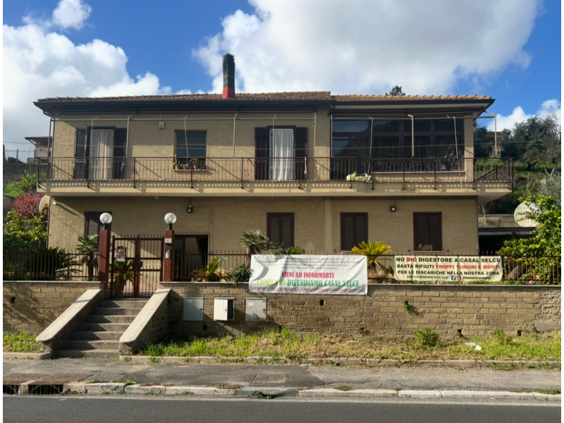 Tipologia Immobile: palazzo/terratetto Provincia: roma Comune: roma Località: casal selce Indirizzo: Via di Casal Selce