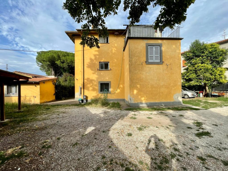 Tipologia Immobile: palazzo/terratetto Provincia: viterbo Comune: vetralla Località:  Indirizzo: Via Cassia Botte