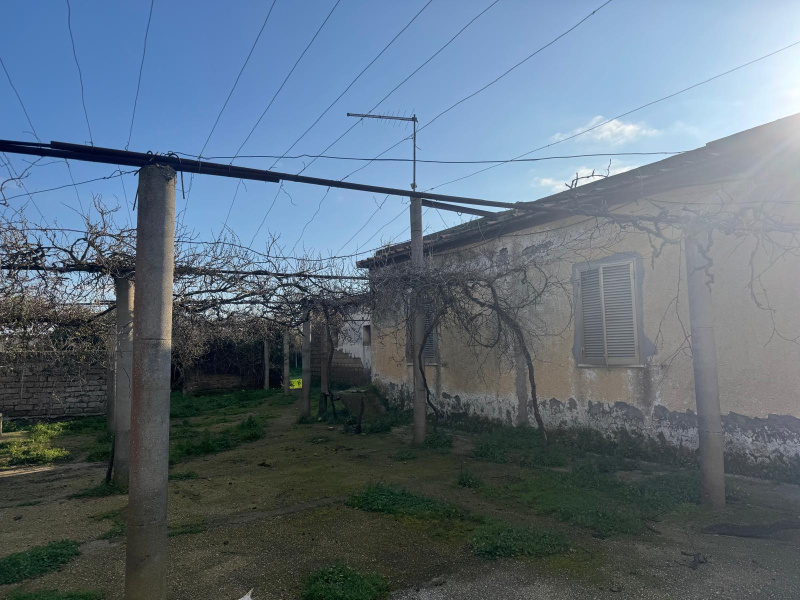 Tipologia Immobile: rustico/casale Provincia: roma Comune: anzio Località: lido dei pini Indirizzo: Via Giuseppe Verdi
