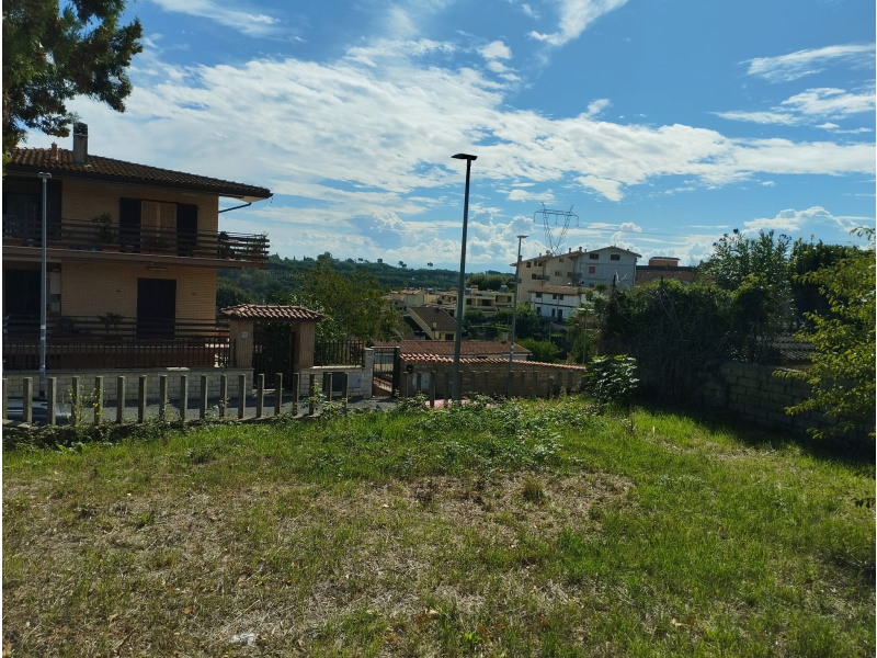 Tipologia Immobile: terreno edificabile Provincia: roma Comune: roma Località: valle muricana Indirizzo: Via Zavattarello
