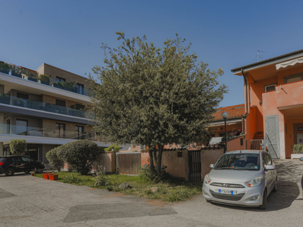 Tipologia Immobile: villa / indipendente / semi indipendente Provincia: roma Comune: roma Località: infernetto Indirizzo: Via Umberto Giordano