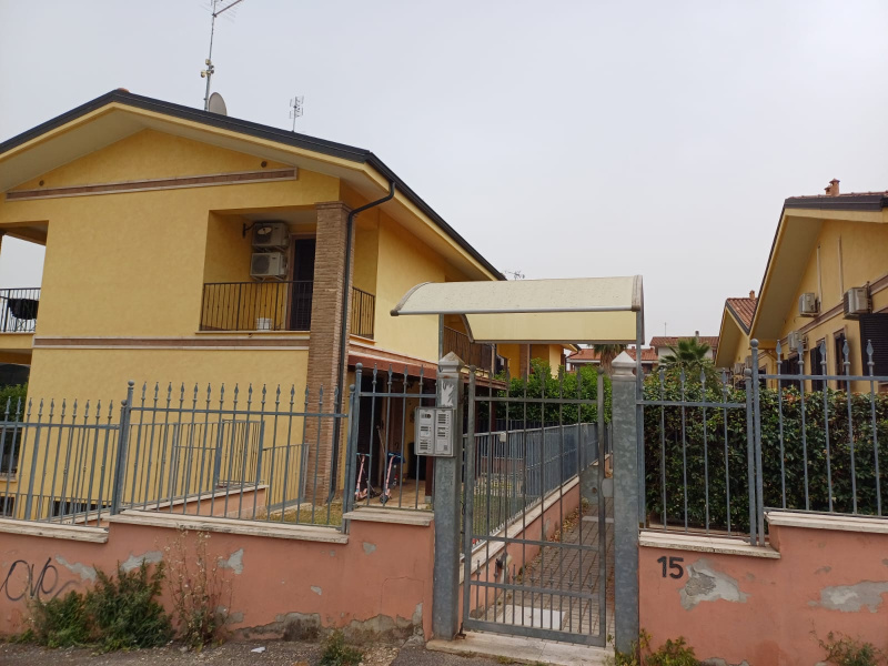 Tipologia Immobile: villa / indipendente / semi indipendente Provincia: roma Comune: roma Località: villaggio prenestino Indirizzo: Via del Fosso Scilicino