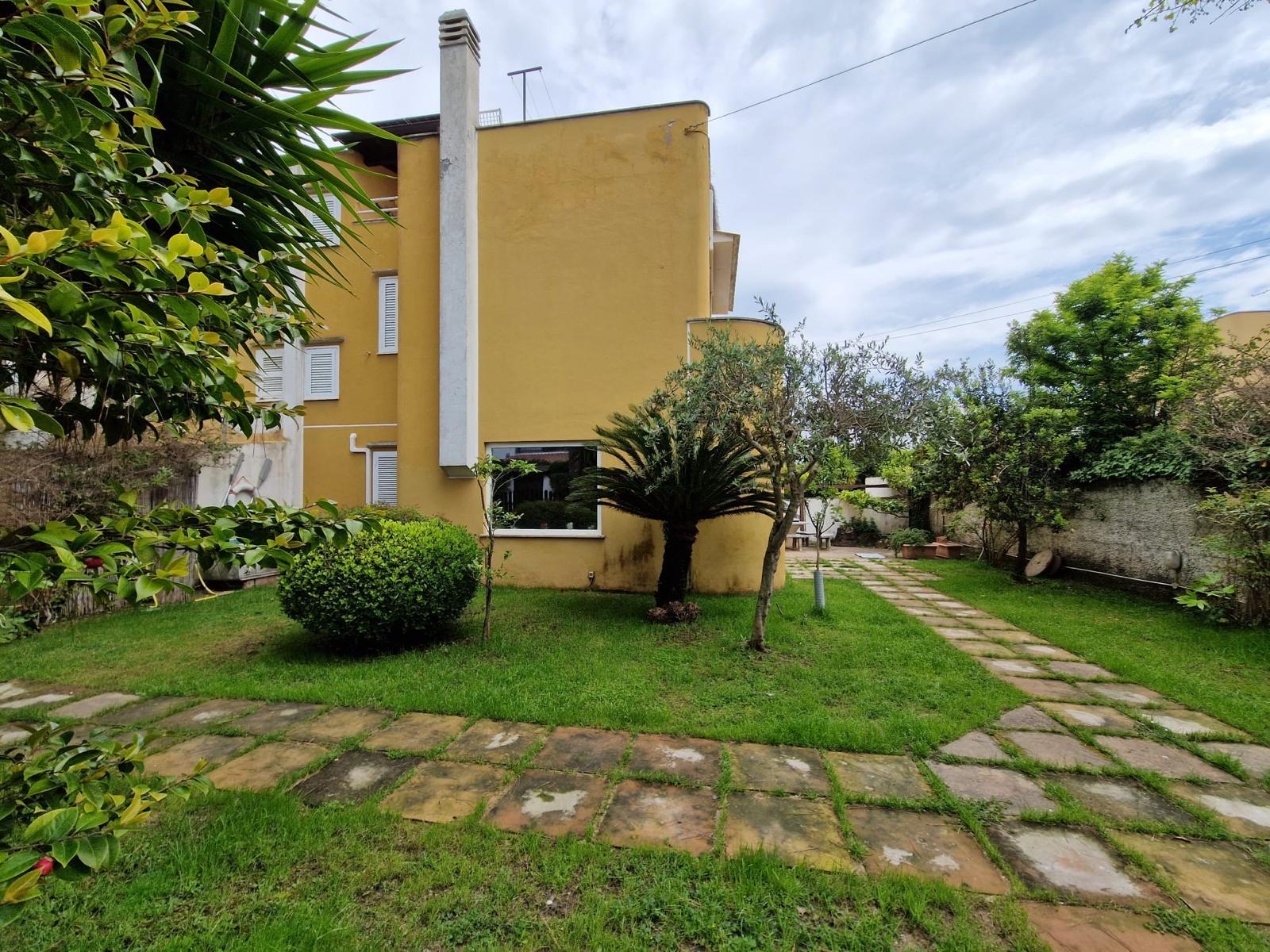 Tipologia Immobile: villa / indipendente / semi indipendente Provincia: latina Comune: terracina Località: centro urbano Indirizzo: Via San Felice Circeo