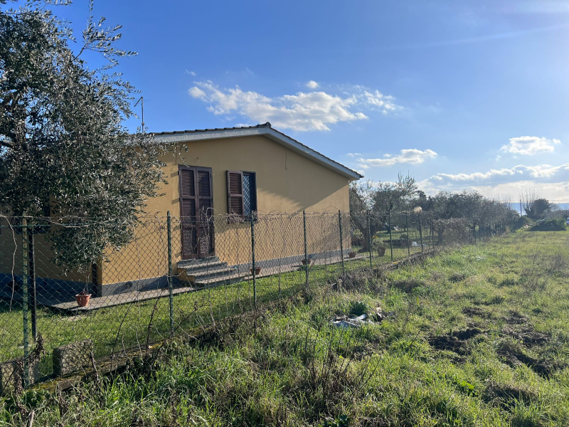 Tipologia Immobile: villa / indipendente / semi indipendente Provincia: roma Comune: trevignano romano Località:  Indirizzo: Via Ticino