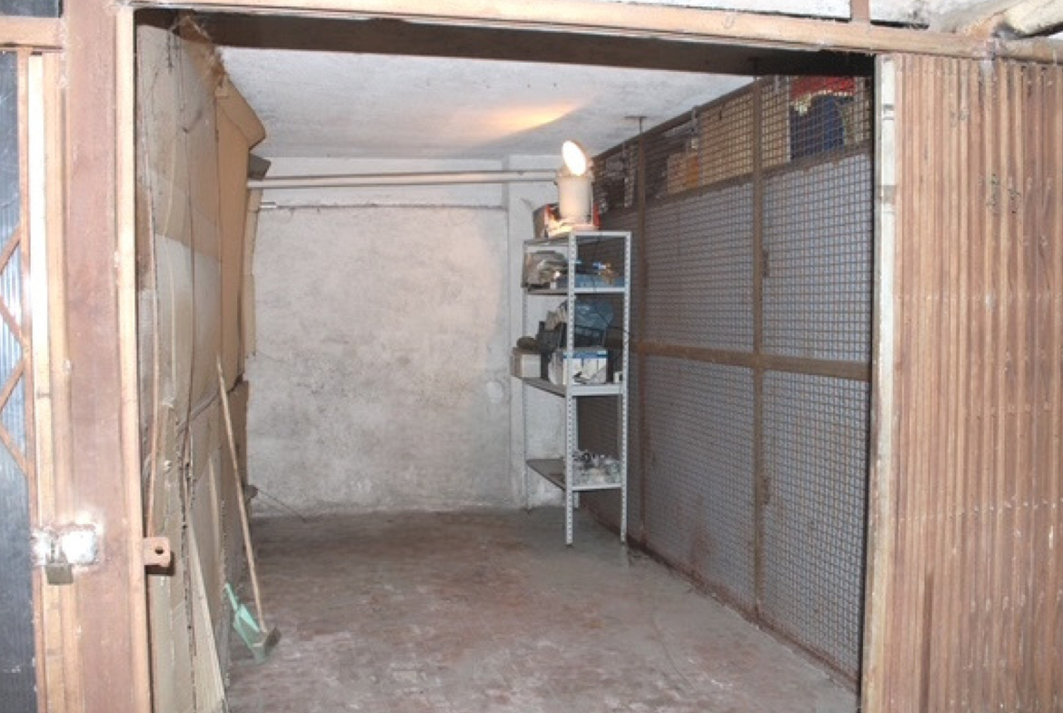 Tipologia Immobile: garage / autorimessa Provincia: roma Comune: guidonia montecelio Località: guidonia Indirizzo: Via Antonio Locatelli