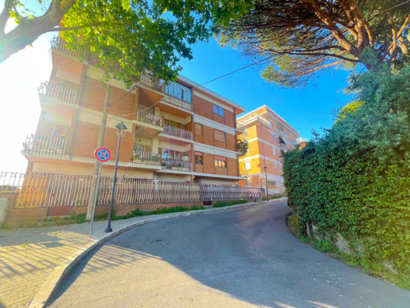 Tipologia Immobile: appartamento Provincia: roma Comune: ariccia Località:  Indirizzo: Via 4 Novembre