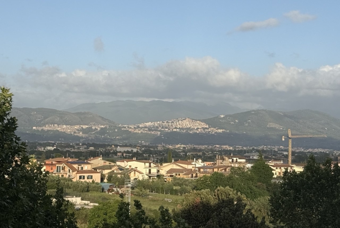 Tipologia Immobile: appartamento Provincia: roma Comune: guidonia montecelio Località: parco azzurro Indirizzo: Via delle Ginestre