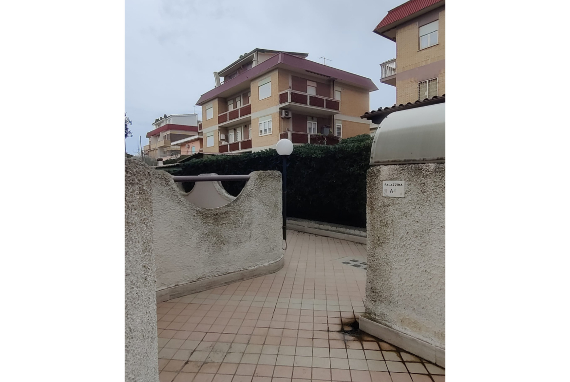 Tipologia Immobile: appartamento Provincia: roma Comune: pomezia Località: centro urbano Indirizzo: Lungomare delle Sirene