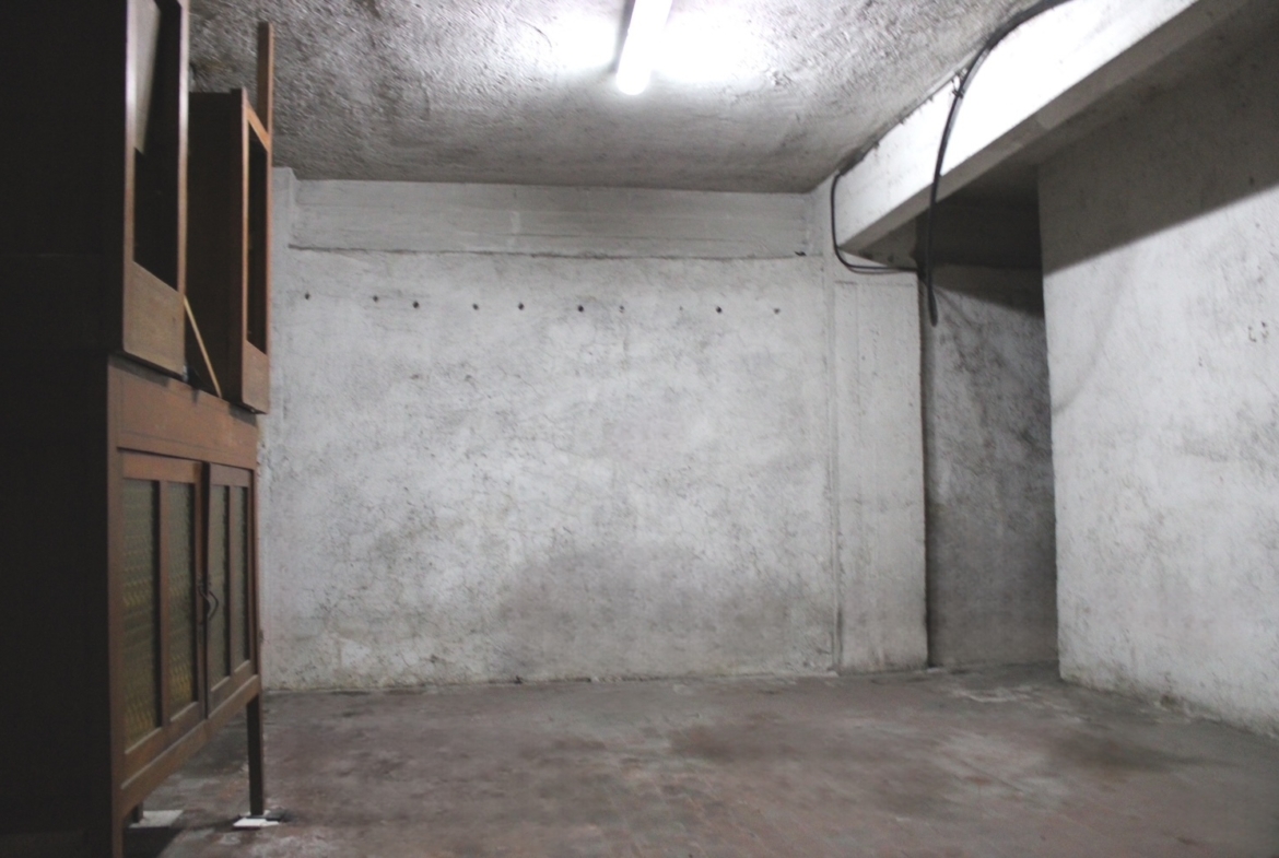 Tipologia Immobile: garage / autorimessa Provincia: roma Comune: guidonia montecelio Località: guidonia Indirizzo: Via Antonio Locatelli