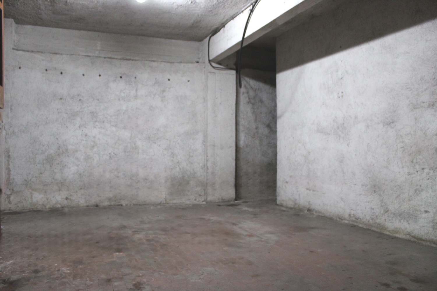 Tipologia Immobile: garage / autorimessa Provincia: roma Comune: guidonia montecelio Località: guidonia Indirizzo: Via Antonio Locatelli