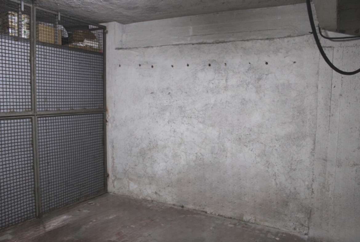 Tipologia Immobile: garage / autorimessa Provincia: roma Comune: guidonia montecelio Località: guidonia Indirizzo: Via Antonio Locatelli