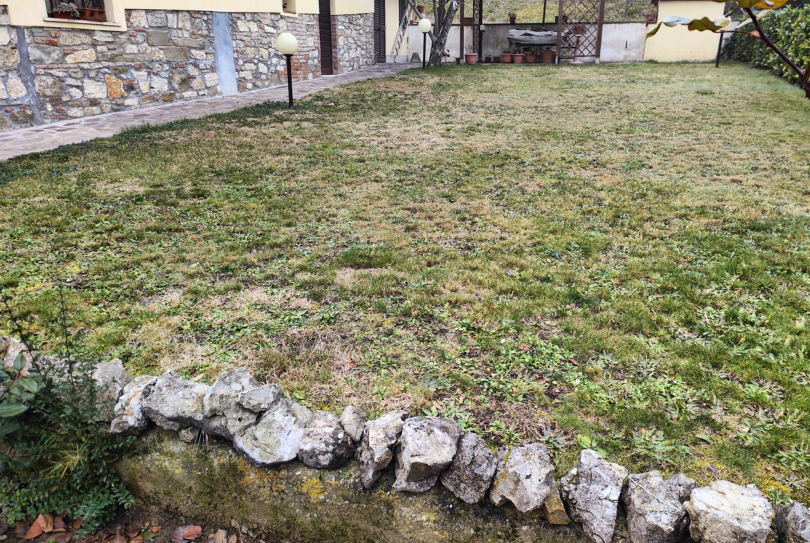 Tipologia Immobile: appartamento Provincia: arezzo Comune: bucine Località: centro urbano Indirizzo: Strada Provinciale Val d'Ambra