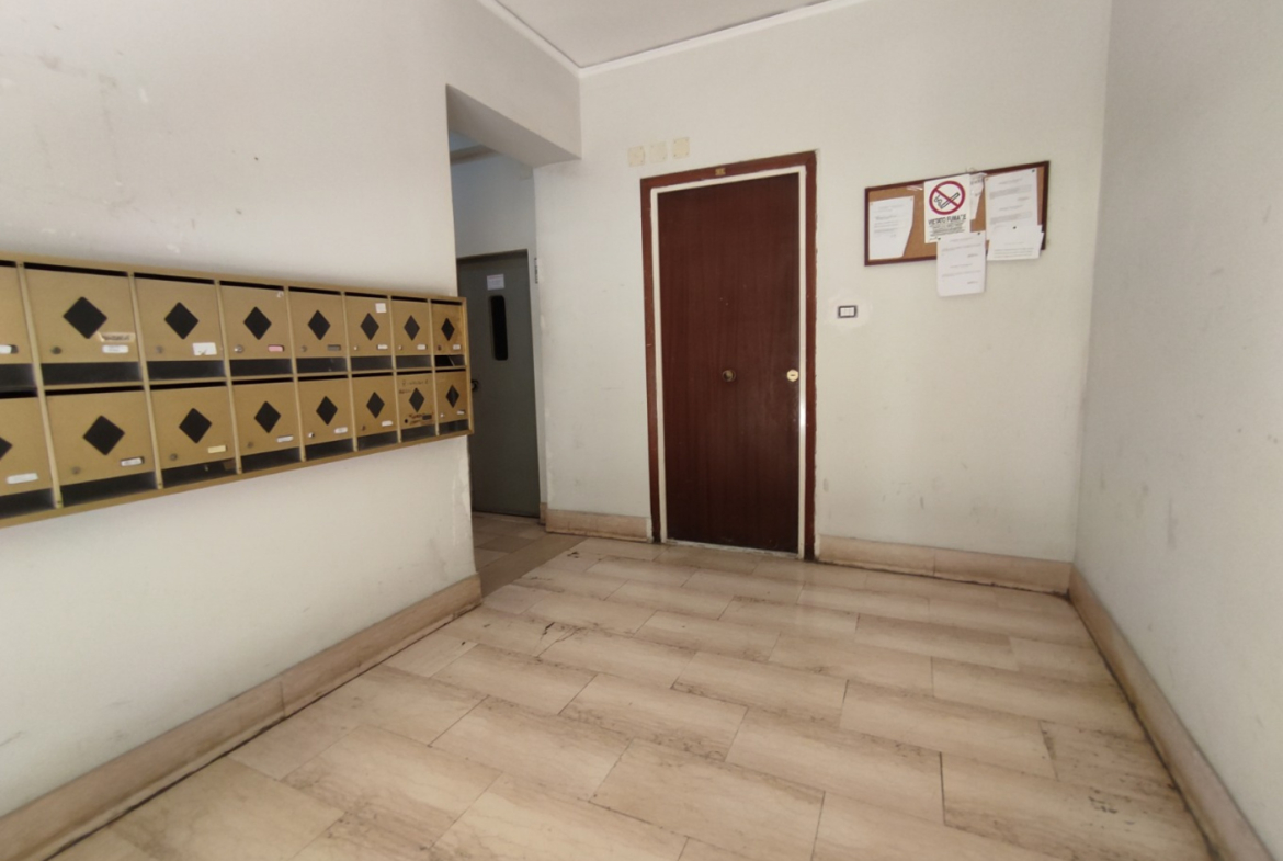 Tipologia Immobile: appartamento Provincia: napoli Comune: napoli Località: bagnoli Indirizzo: Via di Niso