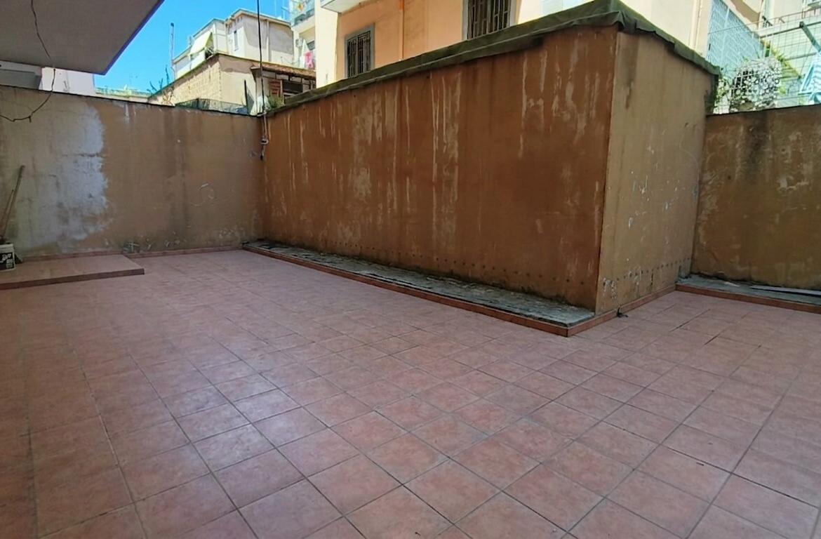 Tipologia Immobile: appartamento Provincia: napoli Comune: napoli Località: bagnoli Indirizzo: Via di Niso