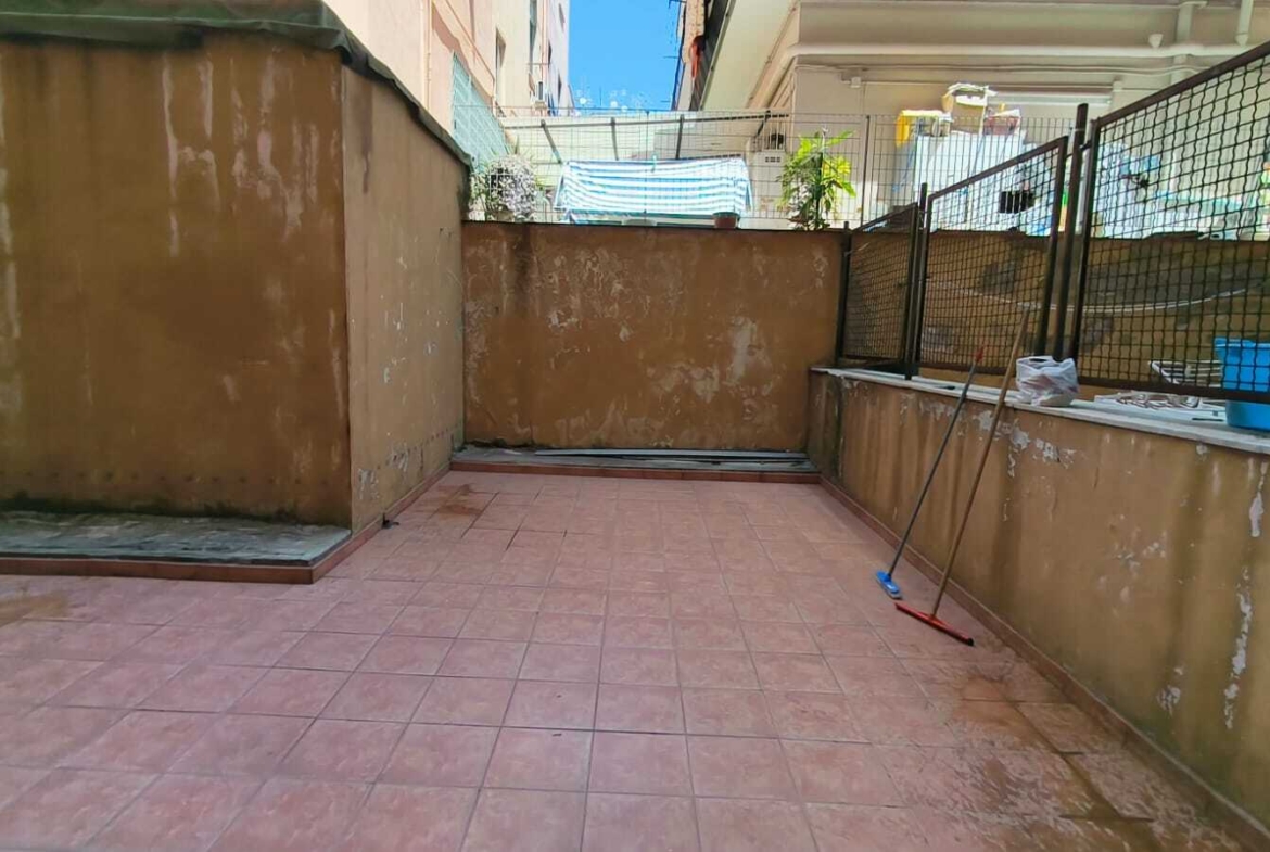 Tipologia Immobile: appartamento Provincia: napoli Comune: napoli Località: bagnoli Indirizzo: Via di Niso