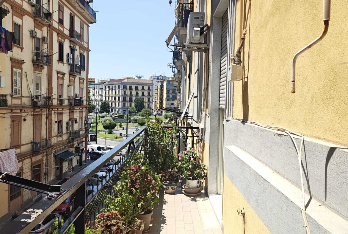 Tipologia Immobile: appartamento Provincia: napoli Comune: napoli Località: poggioreale - zona industriale Indirizzo: Via Foggia