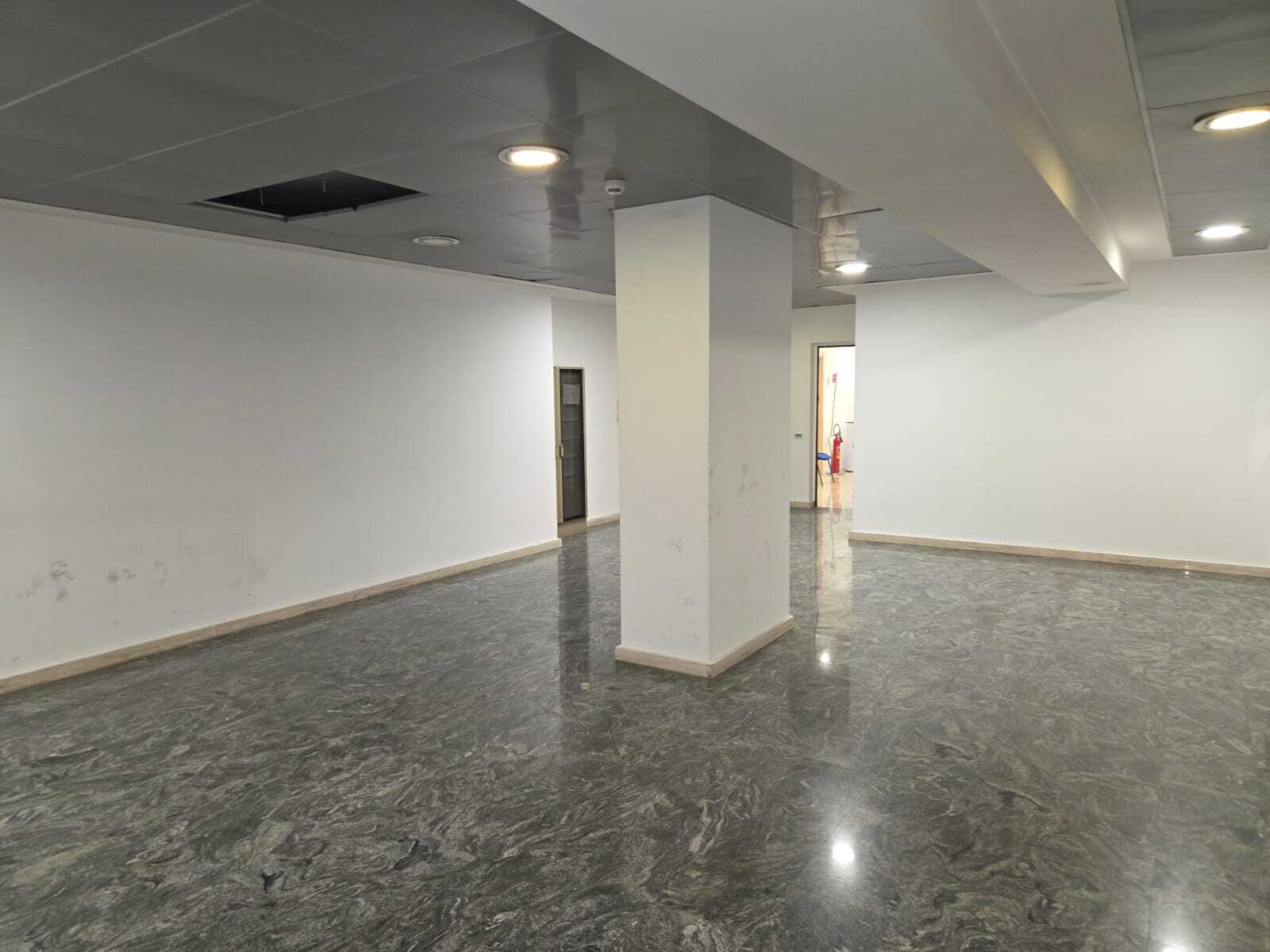 Tipologia Immobile: appartamento uso ufficio Provincia: napoli Comune: napoli Località: chiaia Indirizzo: Via Amerigo Vespucci