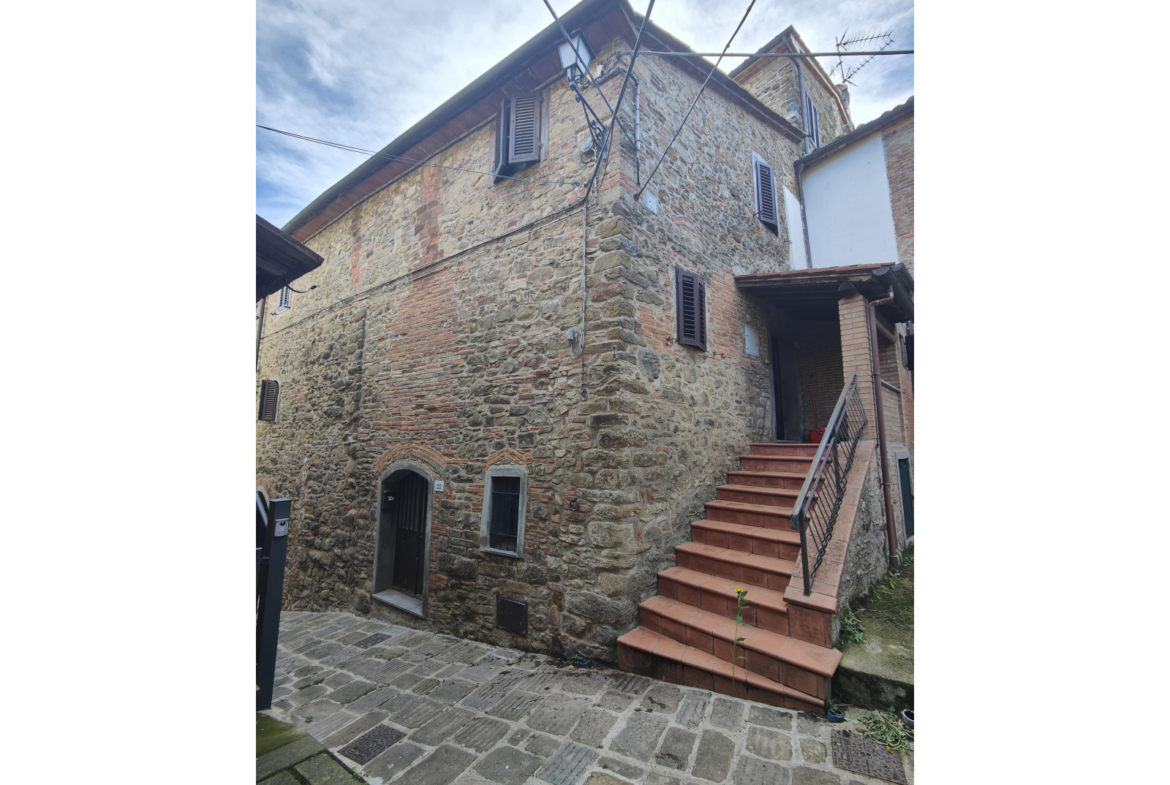 Tipologia Immobile: rustico/casale Provincia: arezzo Comune: bucine Località: badia a ruoti Indirizzo: Indirizzo Mancante
