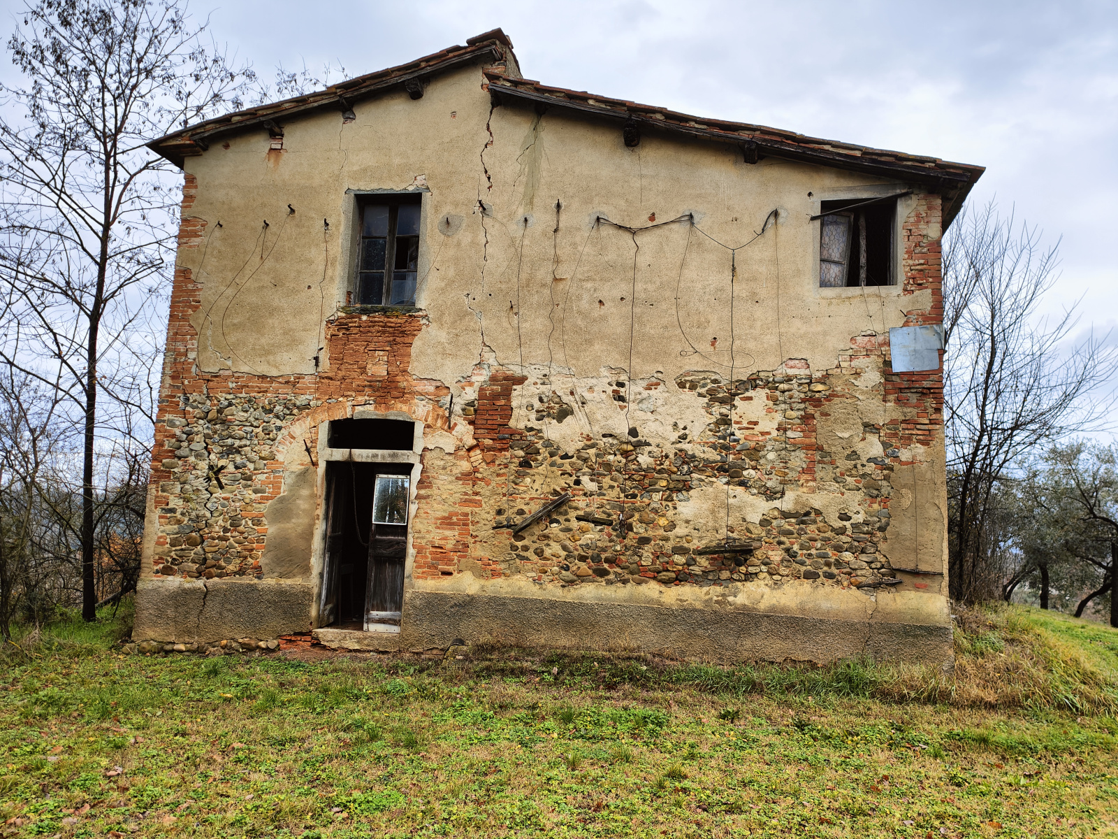 Tipologia Immobile: rustico/casale Provincia: arezzo Comune: terranuova bracciolini Località: centro urbano Indirizzo: Indirizzo Mancante
