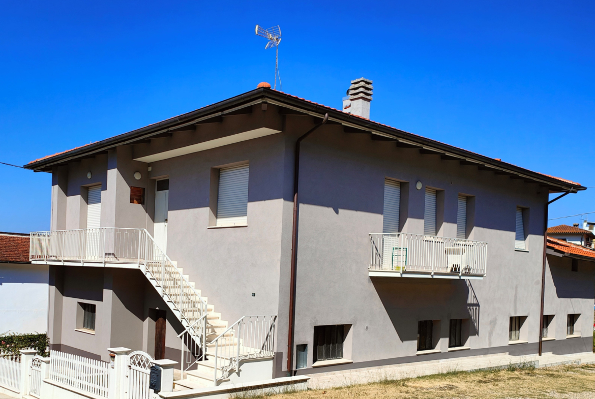 Tipologia Immobile: villa / indipendente / semi indipendente Provincia: arezzo Comune: bucine Località: badia agnano Indirizzo: Via 1 Maggio