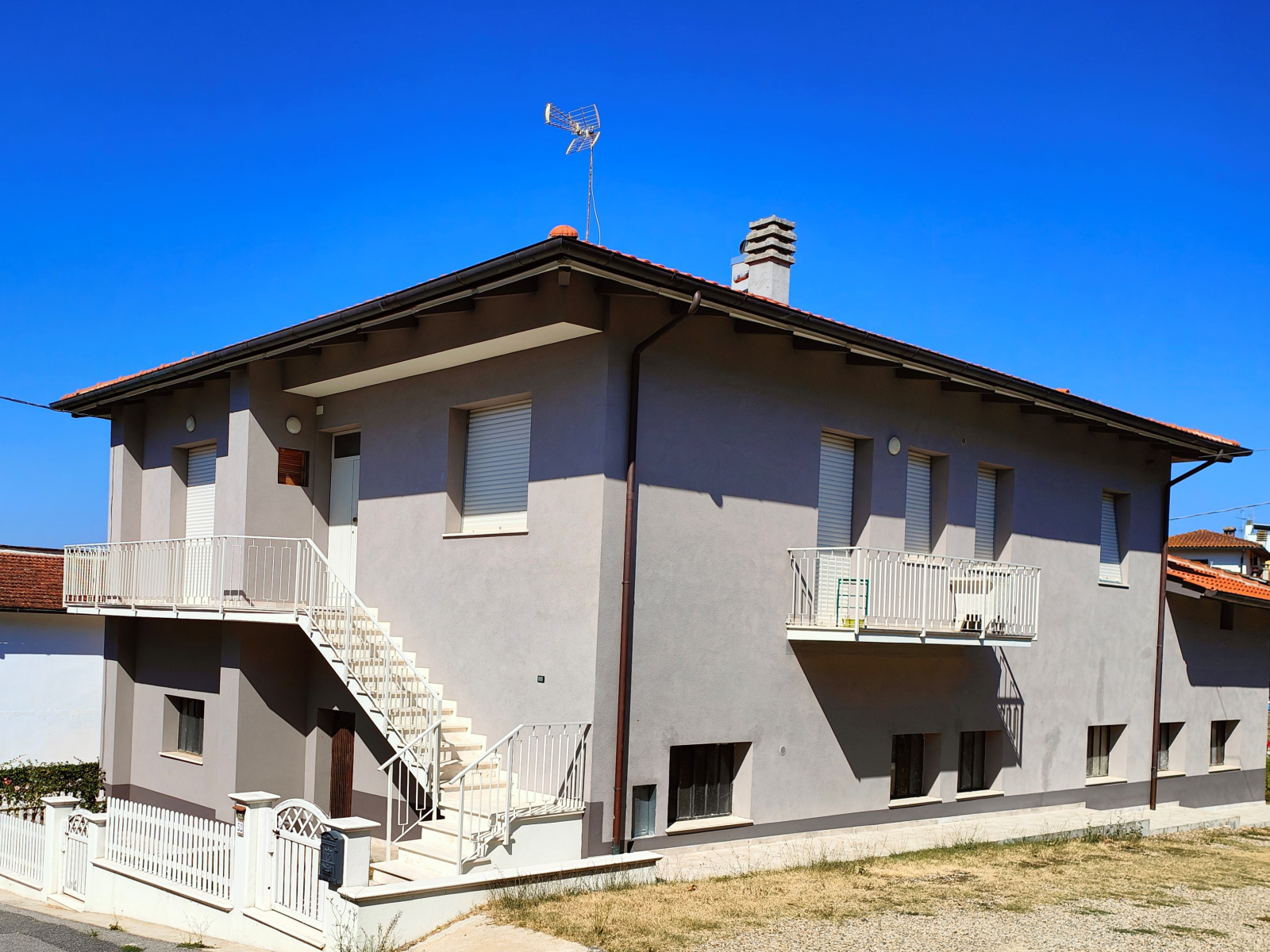 Tipologia Immobile: villa / indipendente / semi indipendente Provincia: arezzo Comune: bucine Località: badia agnano Indirizzo: Via 1 Maggio